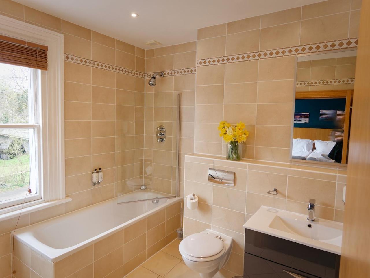 The Ship Inn - Winner Best Hotel Experience 2024 Visit Scotland Gatehouse of Fleet Esterno foto